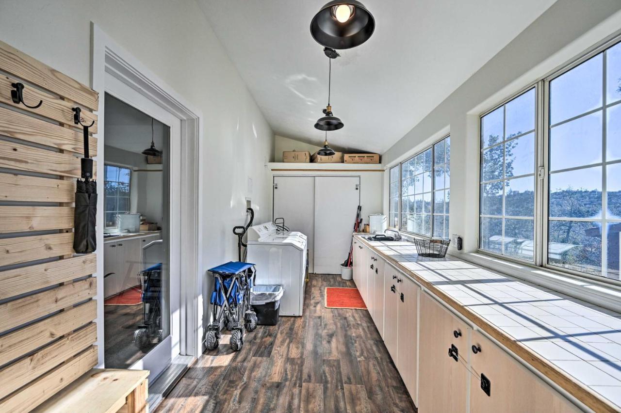 Inviting Julian Home With Scenic View And Hot Tub Exterior photo